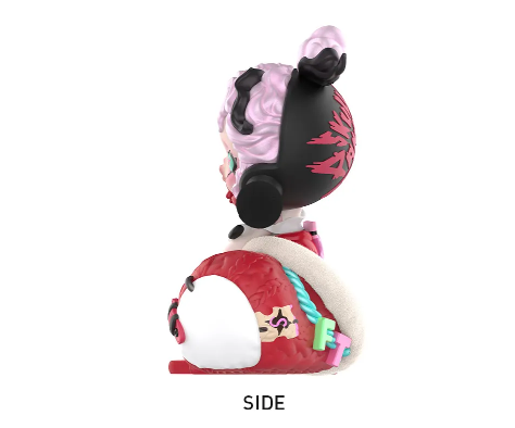 SKULLPANDA The Stocking Surprise Figure